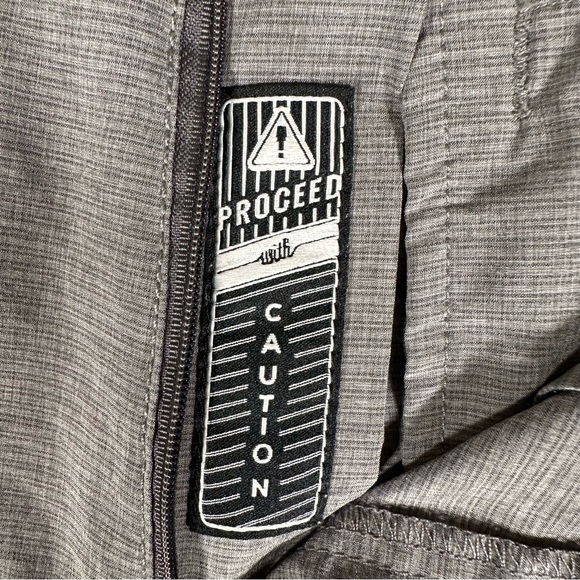 Travis Mathew Mens Chino Shorts Flat Front Casual Golf Striped Gray Size 34 - Picture 5 of 12